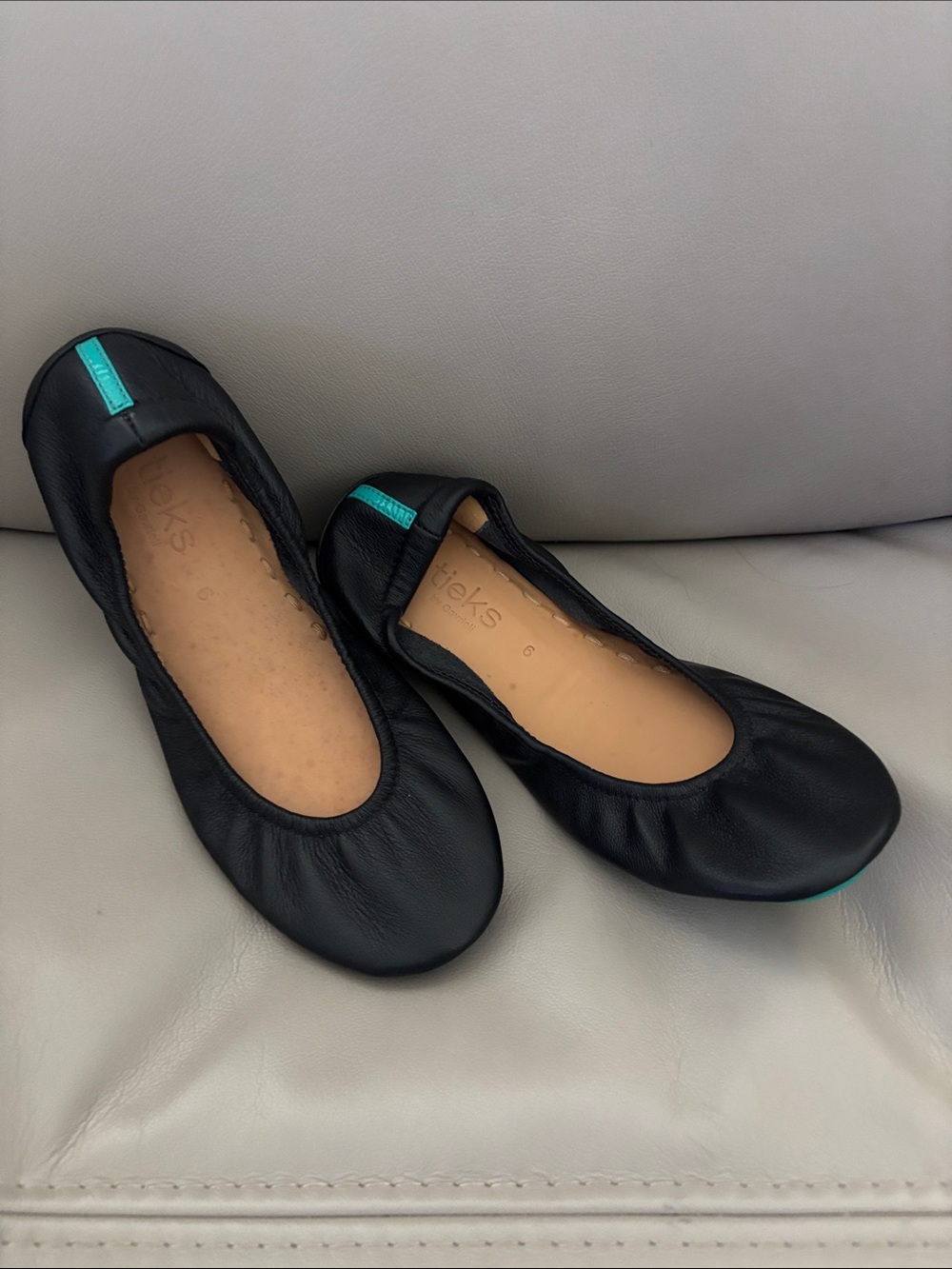 Tieks Black Leather Ballet Flats with Teal Trim sz 6